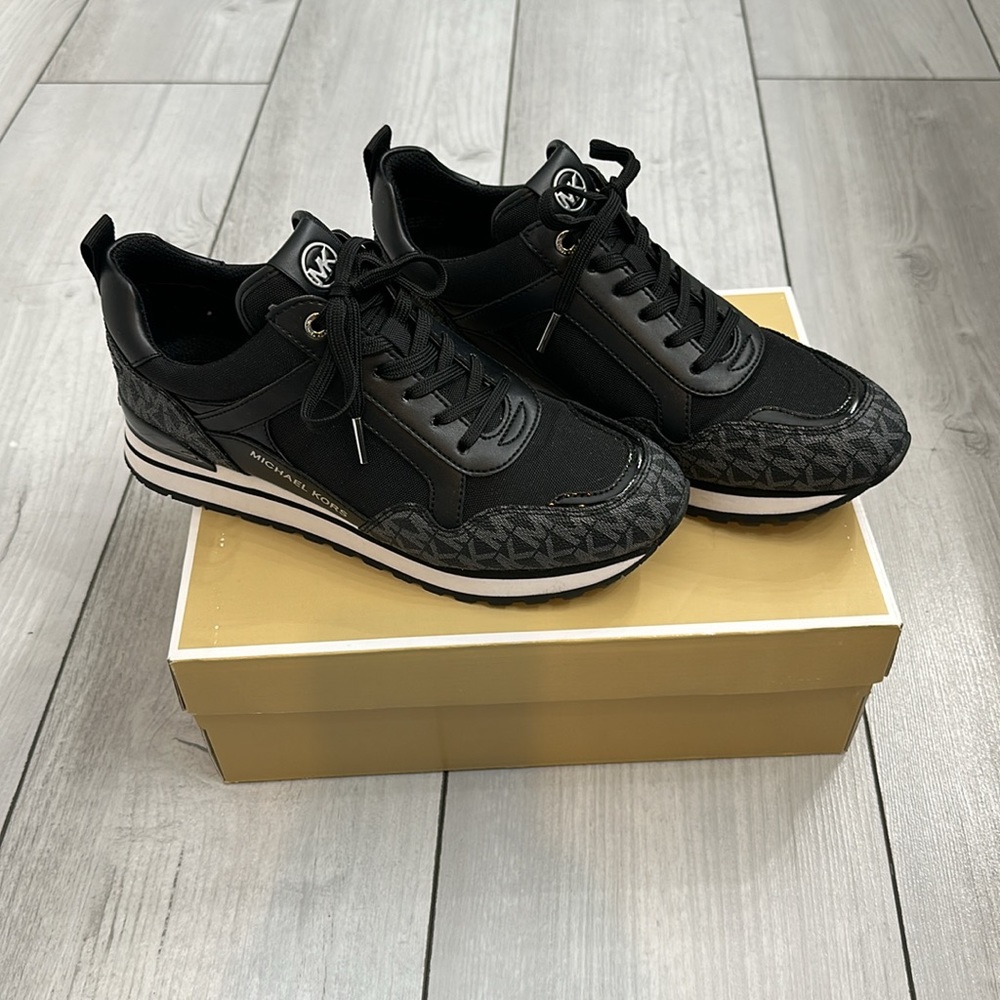 NWT Michael Kors Wilma Trainer Black Tech Canvas Sz. 8M - Picture 5 of 13